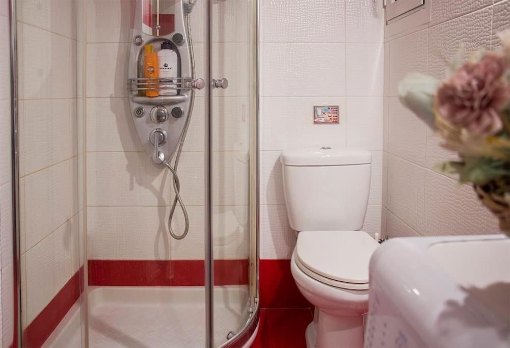 City Stay Close To The Metro A Charming Flat Atenas Exterior foto